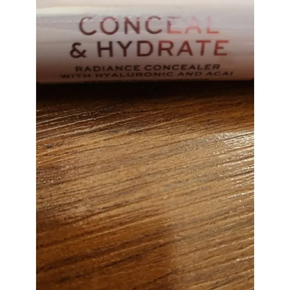 Revolution Conceal & Hydrate Radiance Concealer - C4